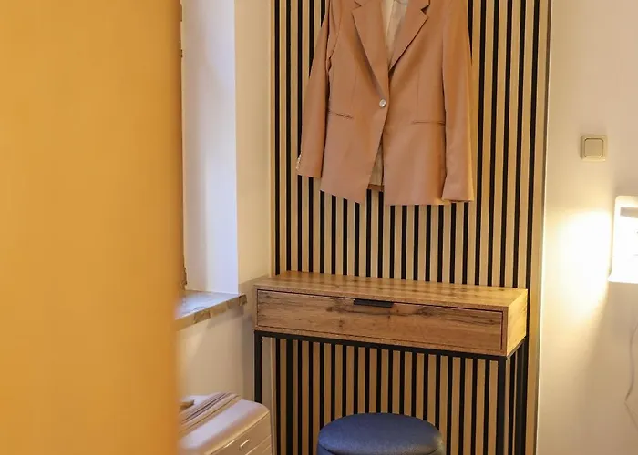 WEINQUARTIER NAUMBURG Lindenring 45 qm 2 SZ Altstadt Kaffee Küche Apartamento *