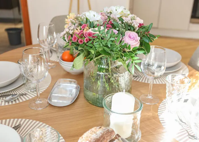 WEINQUARTIER NAUMBURG Lindenring 45 qm 2 SZ Altstadt Kaffee Küche Naumburg (Saale)