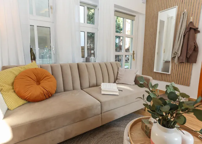 WEINQUARTIER NAUMBURG Lindenring 45 qm 2 SZ Altstadt Kaffee Küche Naumburg (Saale)