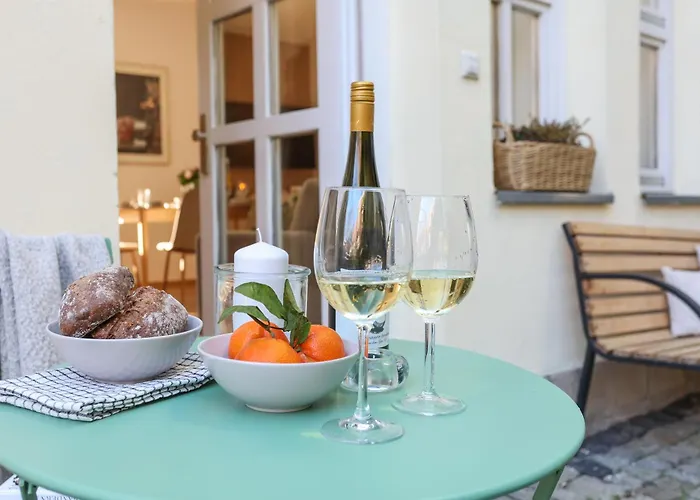 WEINQUARTIER NAUMBURG Lindenring 45 qm 2 SZ Altstadt Kaffee Küche