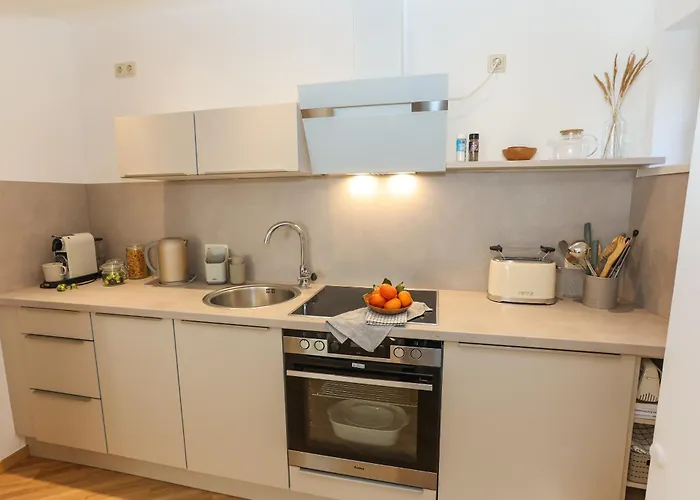 WEINQUARTIER NAUMBURG Lindenring 45 qm 2 SZ Altstadt Kaffee Küche