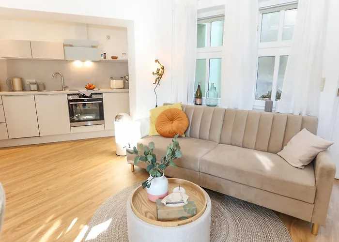 WEINQUARTIER NAUMBURG Lindenring 45 qm 2 SZ Altstadt Kaffee Küche *