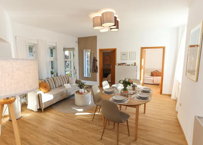 WEINQUARTIER NAUMBURG Lindenring 45 qm 2 SZ Altstadt Kaffee Küche