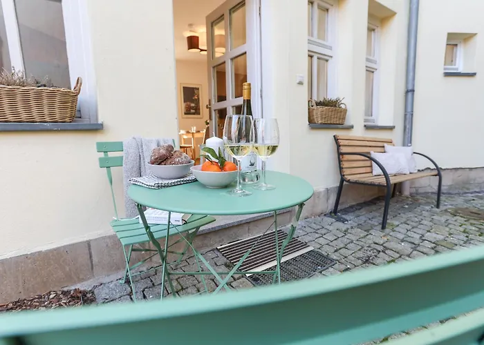 Apartamento WEINQUARTIER NAUMBURG Lindenring 45 qm 2 SZ Altstadt Kaffee Küche *