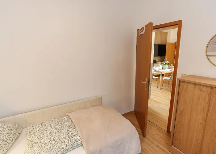 Apartamento WEINQUARTIER NAUMBURG Lindenring 45 qm 2 SZ Altstadt Kaffee Küche Naumburg (Saale)