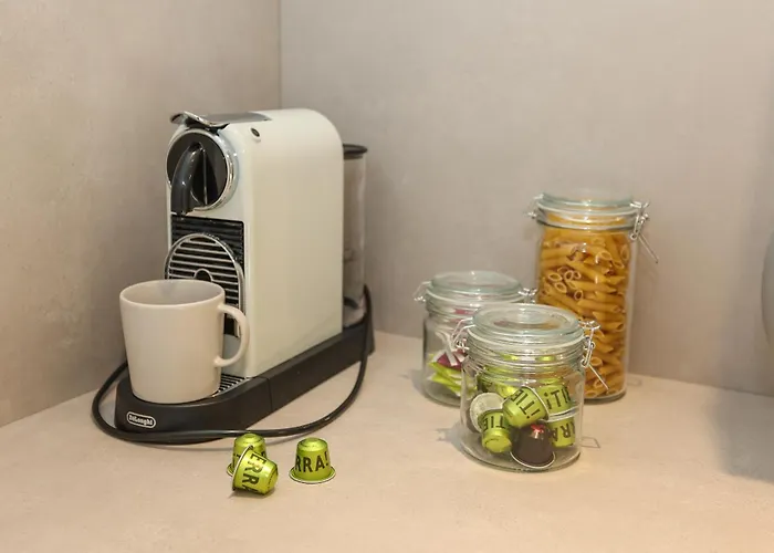 WEINQUARTIER NAUMBURG Lindenring 45 qm 2 SZ Altstadt Kaffee Küche Naumburg (Saale)